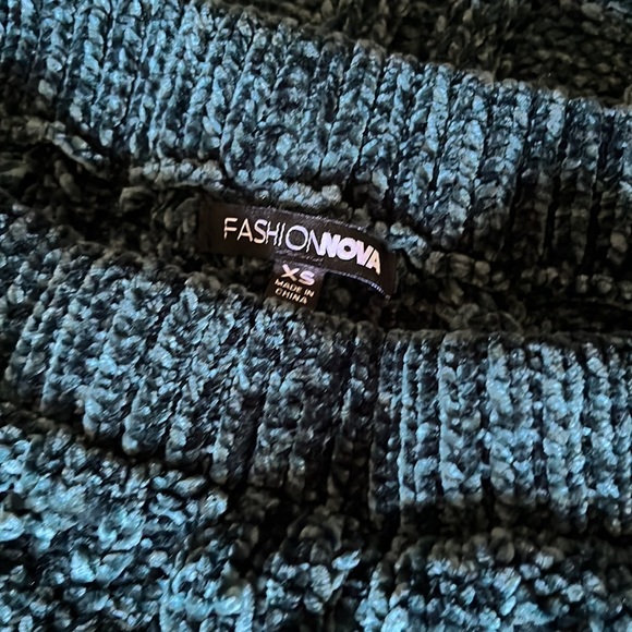 3 Piece Sweater Set - Picture 3 of 3